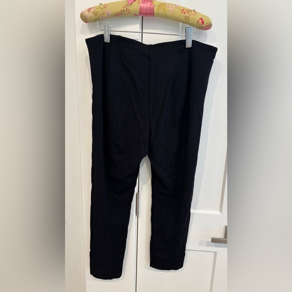 T Tahari Women's Black Skinny Pants. Size 1X - Picture 4 of 7